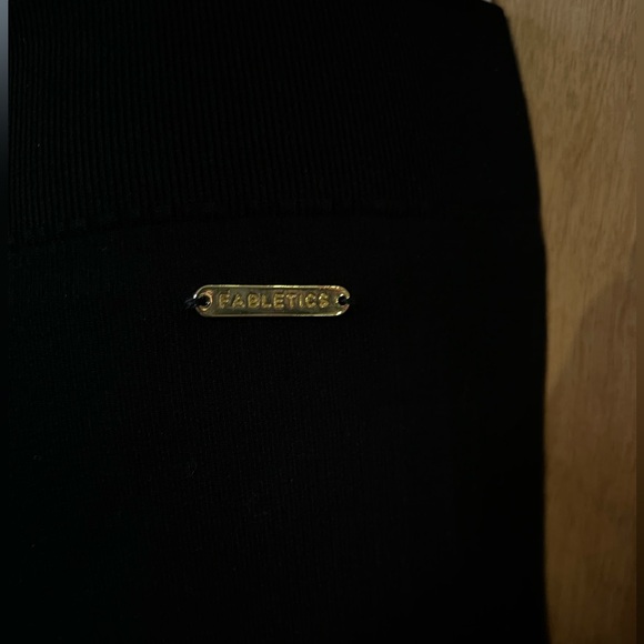NWOT Fabletics Straight Leg Yoga Pants - Picture 2 of 6